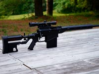 Снайперская винтовка SAR 12 на столе
